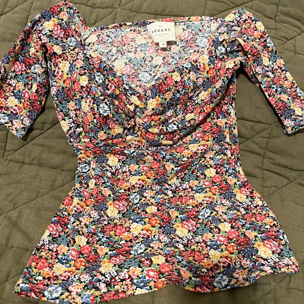 Sezane flowered top